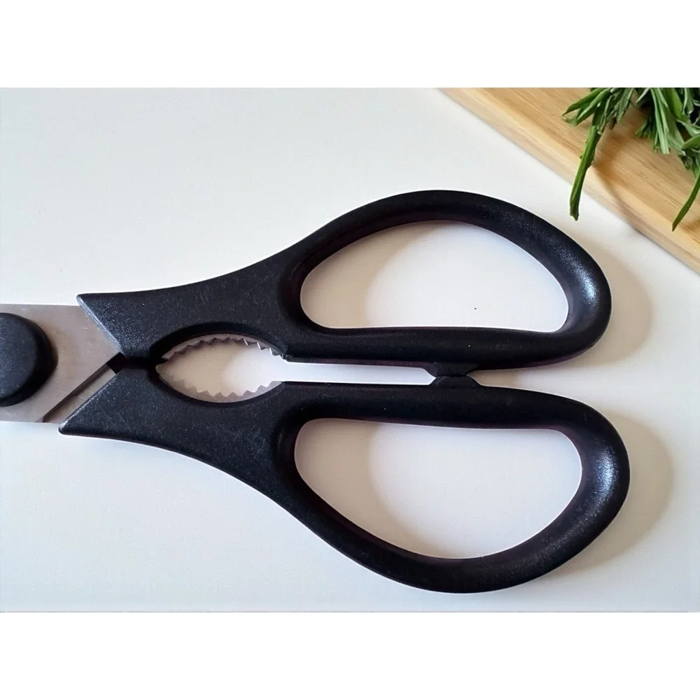 The Unbranded Brand black kitchen